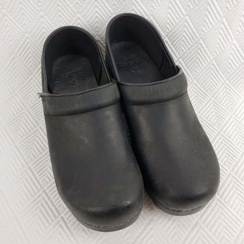 Dansko Womens Professional Nursing Clogs Shoes Matte Black Leather Size 41